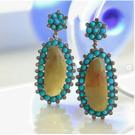 Stylish earring for women