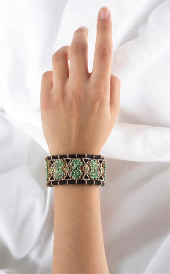 Handcrafted Jharokha-Style Sterling Silver Cuff with Zambian Emeralds & Melee Diamonds – Antique Fabric Base Design